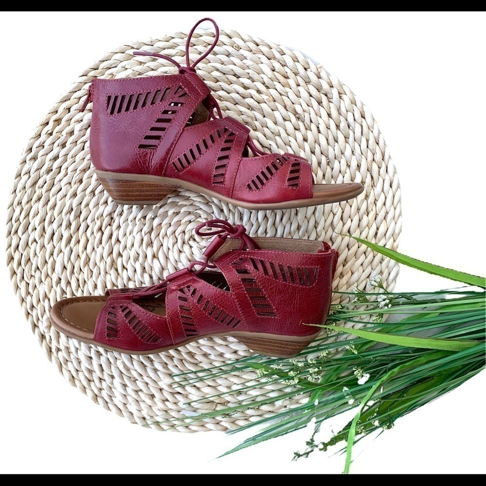 Comfortiva Riley Open Toe Red Leather Laser Cutout Detailed Boho Sandals Size 6 - Picture 16 of 16